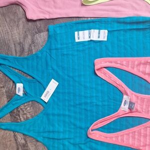 Woman's med tanks  Old Navy